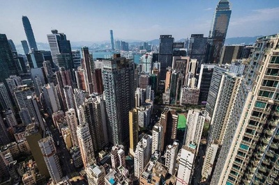 全球高楼密度最高的城市--高空中看香港的摩天大楼